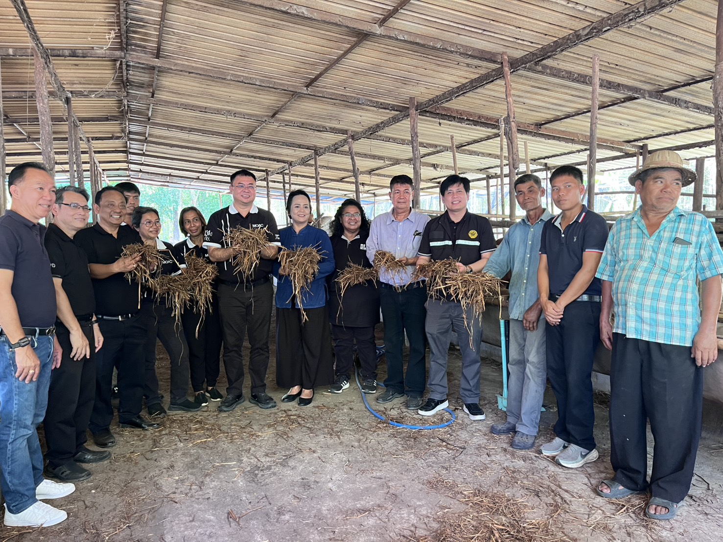 title - วันอังคารที่ 31 มีนาคม 2569 นายวิทูล ประดิษฐบุญ ปฏิรูปที่ดินจัังหวัดปราจีนบุรี พร้อมด้วย เจ้าหน้าที่ ส.ป.ก.ปราจีนบุรี เข้าร่วม กิจกรรมเปิดโครงการ Kick off การใช้ประโยชน์ จากฟางข้าวตาม 